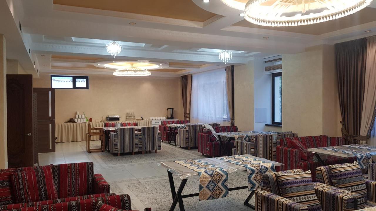 Nomad Hotel Bishkek Halal Exteriér fotografie